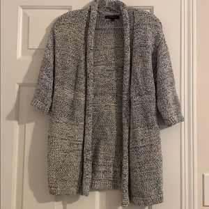 Brand new Banana Republic 1/2 sleeve sweater, Sz S